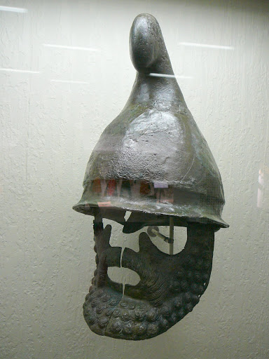 Тракийският шлем